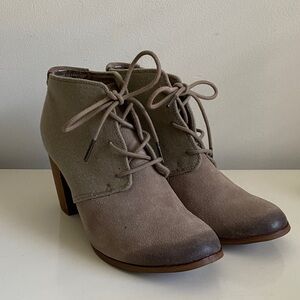 Toms Lace-up Taupe Tan Heeled Ankle Booties Size 9